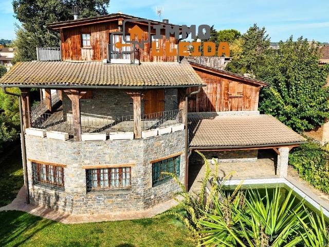 Casa en venta en Alpicat. Majestuosa Villa en Alpicat. Casas.