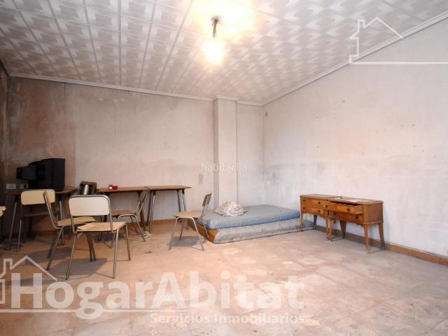 Casa en venta en Alqueries Les Alquerías del Niño Perdido. ESPACIOSA CASA CON LOCAL COMERCIAL, DOS TERRAZAS Y BALCÓN. Casas Alqueries Les Alquerías del Niño.
