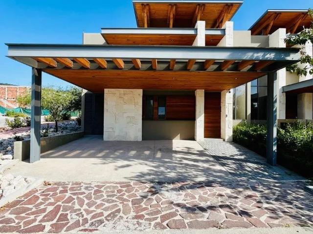 Casa en venta en Altozano el Nuevo Quer?taro, Quer?taro