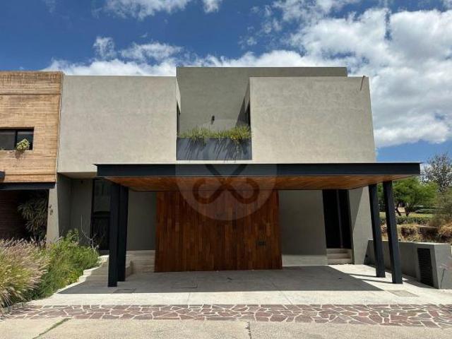 Casa en venta en Altozano el Nuevo Querétaro