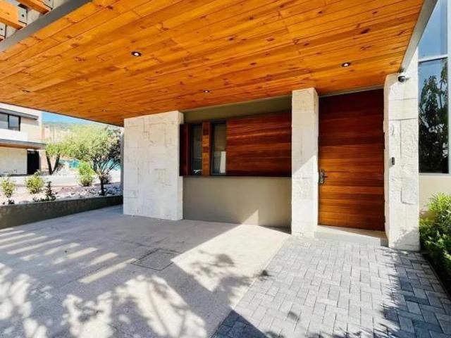 Casa en venta en Altozano el Nuevo Querétaro, Querétaro