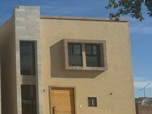 Casa en Venta en Altozano Residencial para estrenar