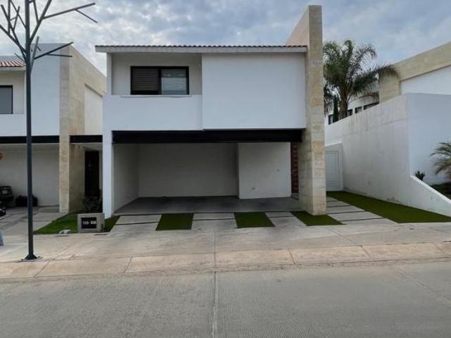Casa en VENTA EN ALTO LAGO