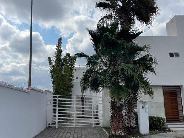 CASA EN VENTA EN ALTOS EL MARQUES, QUERETARO