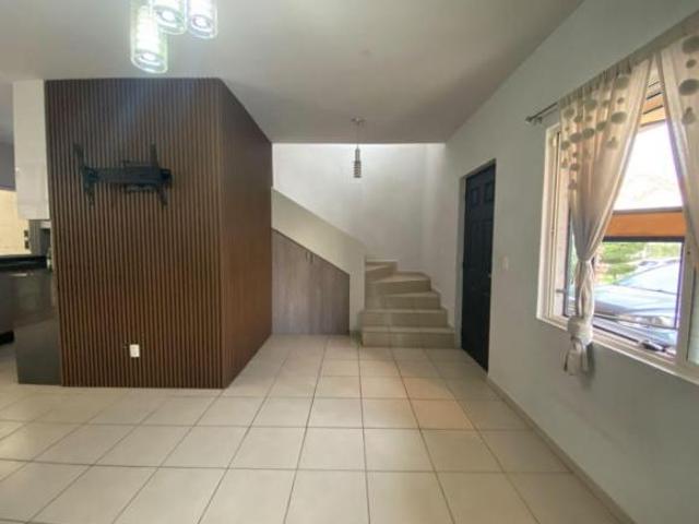 Casa en venta en Alta California