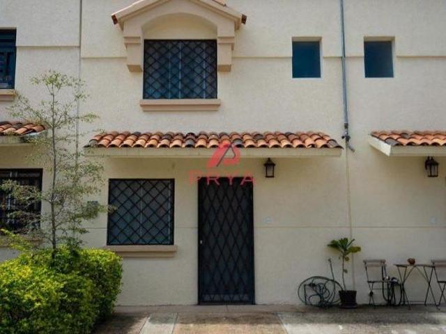 Casa en Venta en Alta California Tlajomulco con Recámara en Planta Baja