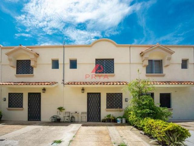 Casa en Venta en Alta California Tlajomulco con Recámara en Planta Baja