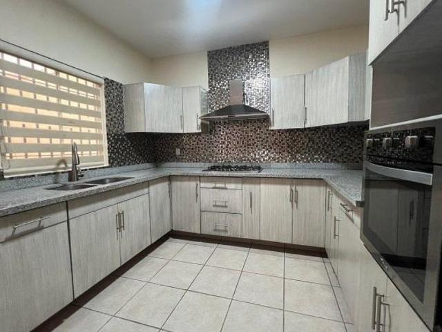 CASA EN VENTA EN ALTA CALIFORNIA, TLAJOMULCO DE ZUÑIGA, JALISCO