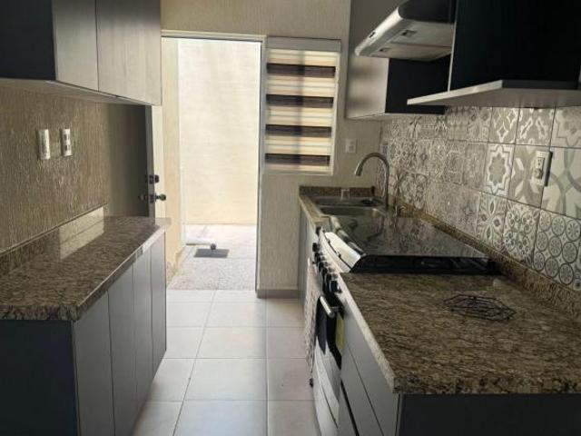 CASA EN VENTA EN ALTA CALIFORNIA RESIDENCIAL EN TLAJOMULCO DE ZUÑIGA, JAL