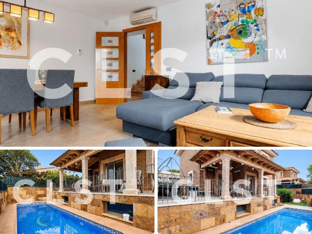 Casa en venta en Altafulla Costa Dorada. Exclusiva vivienda con piscina privada y licencia turística en Altafulla. Casas.