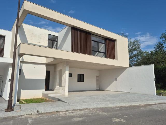 Casa en Venta en Amani Terra, Santiago, N. L. AAH