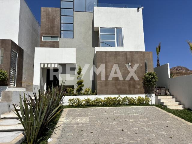 CASA EN VENTA EN AMARALTA, PLAYAS DE ROSARITO, B.C