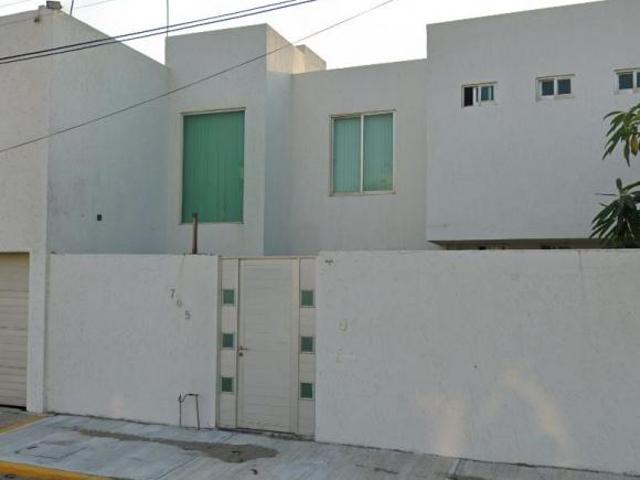 CASA EN VENTA EN AMBROSIO SOLORZANO 705, PUERTO MEXICO, 96510 COATZACOALCOS, VER