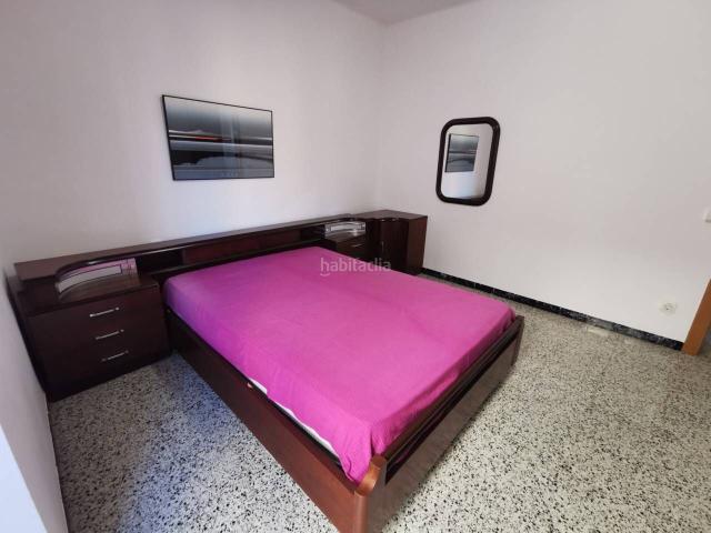 Casa en venta en Amer. Venta Casa en Amer dispone de 3 apartamentos independientes. Casas.