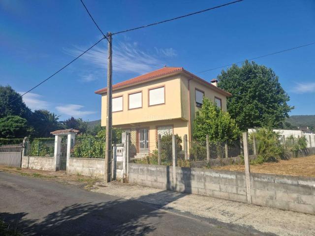 Casa en venta en Ames, Área de Ames. Casas.