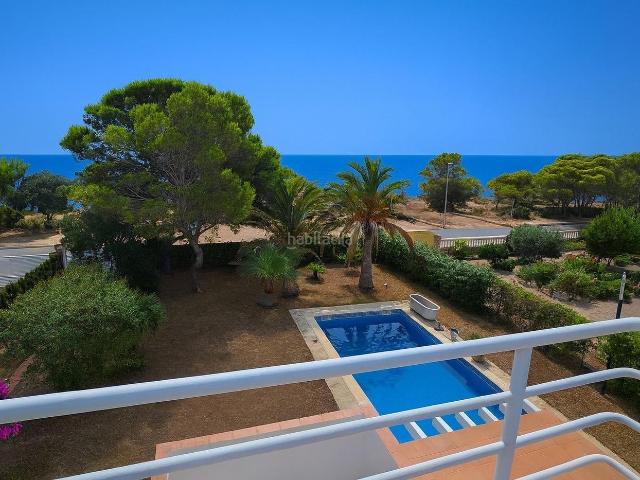 Casa en venta en Ametlla de Mar L´, Calafat Costa Dorada. Exclusiva villa de lujo en primera línea de mar en la Costa Dorada. Casas Ametlla de Mar.