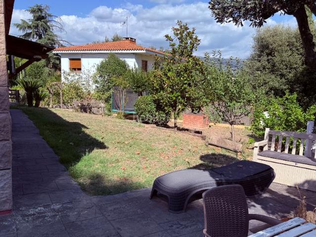 Casa en venta en Ametlla del Vallès L´. Casa en planta baixa al centre. Casas Ametlla del Vallès.