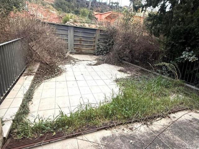 Casa en venta en Ametlla del Vallès L´. CASA SEMINUEVA 4 HABITACIONES Y 3 BAÑOS CON JARDÍN Y PISCINA EN EL SERRAT DE L AMETLLA. Casas Ametlla del Vallès.