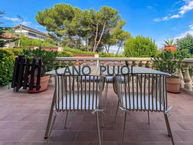 Casa en venta en Ametlla del Vallès L´. Exclusiva vivienda de diseño con piscina en LAmetlla del Vallès. Casas Ametlla del Vallès.