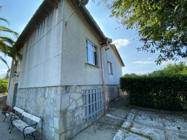 Casa en venta en Amoeiro. CASA CON PISCINA Y TRES HECTÁREAS DE FINCA EN AMOEIRO. Casas.
