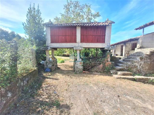 Casa en venta en Amoeiro. Casas.
