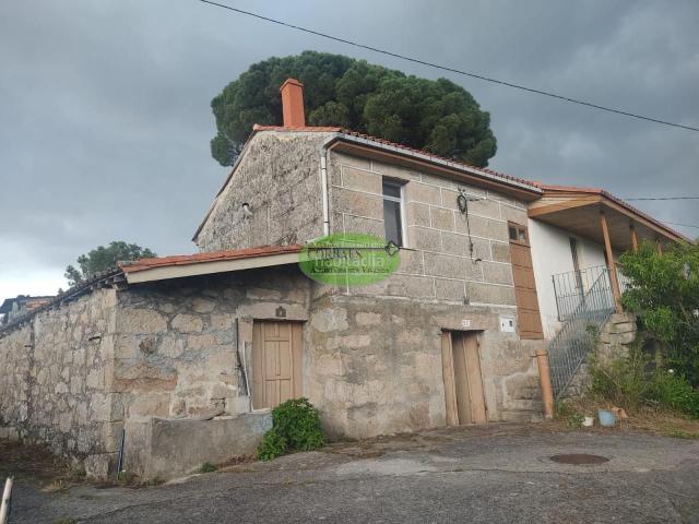 Casa en venta en Amoeiro. Casas.