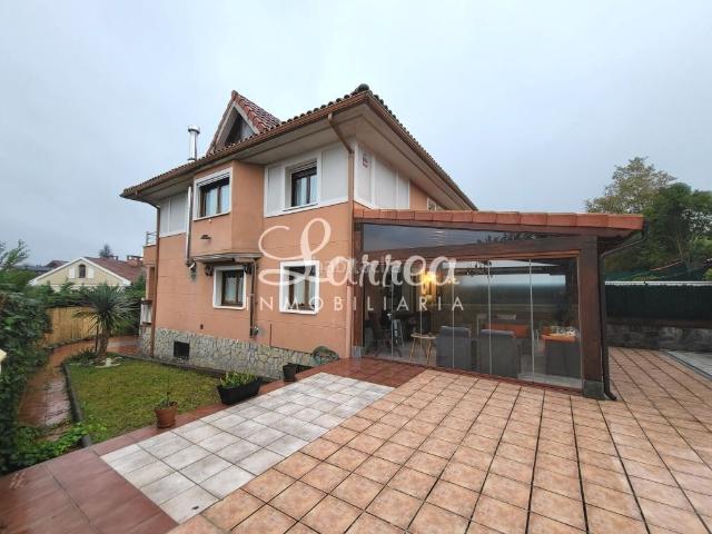 Chalet en venta en Amorebieta Etxano. CAPRICHOSO CHALET EN LARREA. Chalets Amorebieta.