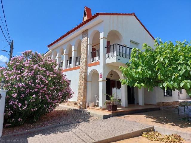 Casa en venta en Ampolla L´ Costa Dorada. CASA CON LICENCIA TURISTICA 5 HAB. Casas Ampolla.