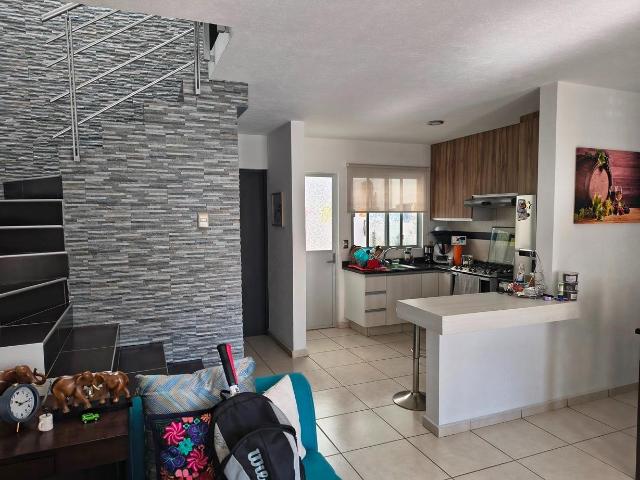 CASA EN VENTA EN AMPLIACION HACIENDA DEL VALLE SALIDA A PATZCUARO MORELIA