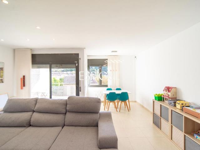 Casa en venta en Anglès. Casa en venta de tres plantas en Anglès. Casas.