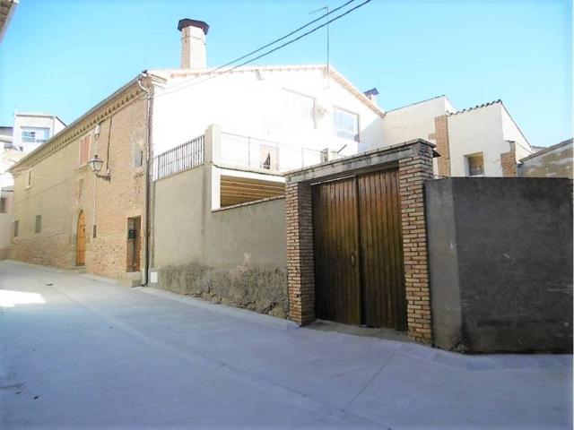 Casa en Venta en Angüés