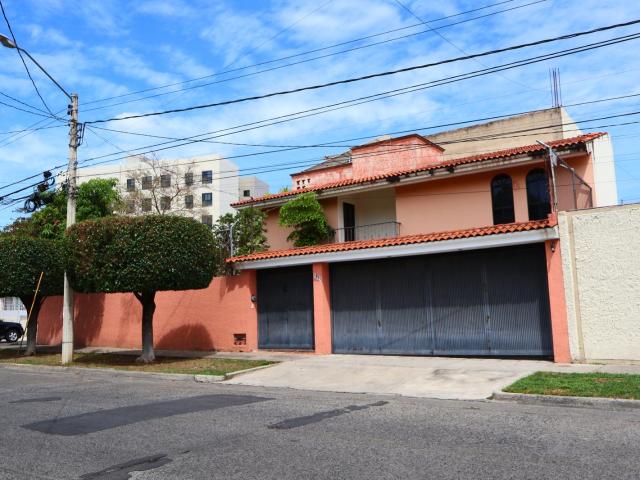 Casa en venta en Lomas del Country, Guadalajara, Jalisco