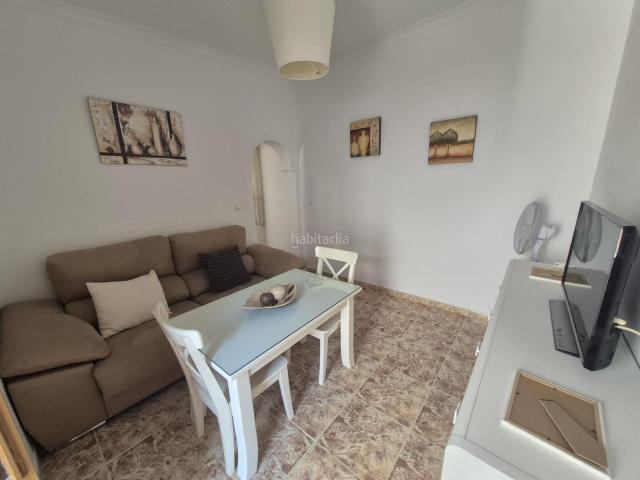 Casa en venta en Arcos de la Frontera. SE VENDE CASA EN PATIO DE VECINOS EN ZONA BARRIO BAJO. Casas Arcos de la.