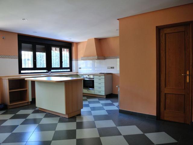 Casa en venta en Aranjuez, La Montaña El Cortijo. MAGNIFICO CHALET INDEPENDIENTE CON PISCINA CUBIERTA EN EL CORTIJO DE SAN ISIDRO. ARANJUEZ. Casas.