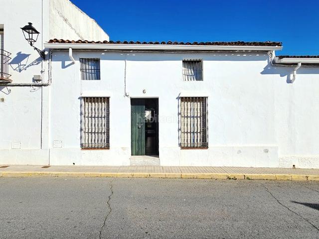Casa en venta en Aracena. Casa en el centro de Aracena con 360 m2 y dos fachadas. Casas.