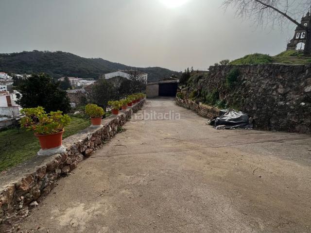 Casa en venta en Aracena. Venta vivienda con terreno en Aracena. Casas.