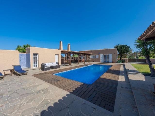 Casa en venta en Arafo. FINCA con Chalet, Casa de Invitaos, Piscina y Jardines. Casas.