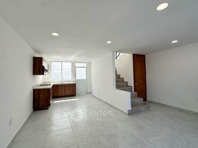 CASA EN VENTA EN ARBOLEDAS DE LOMA BELLA