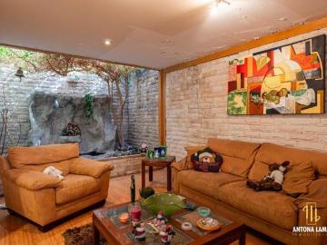 Casa en venta en Arboledas de San Ignacio, con cuatro habitaciones
