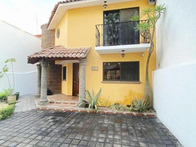 CASA EN VENTA EN ARBOLEDAS, QUERÉTARO