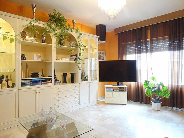 Casa en venta en Arganda del Rey, Centro. Hay casas que se visitan y otras que se sienten hogar desde el primer instante !. Casas Arganda del.