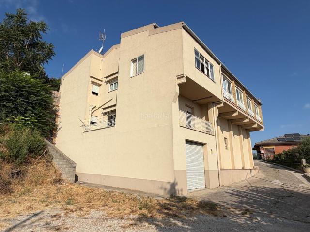 Casa en venta en Argençola. Una casa con espacio, vistas y mil posibilidades en Argençola. Casas.