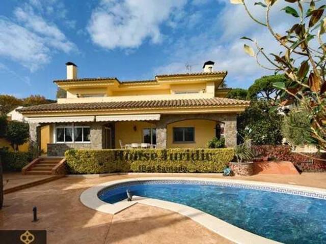 Casa en Venta en Argentona