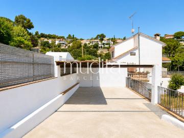 Casa en venta en Argentona, Urbanitzacions. Casa con exterior y espacio anexo en Les Ginesteres, Argentona. Casas.