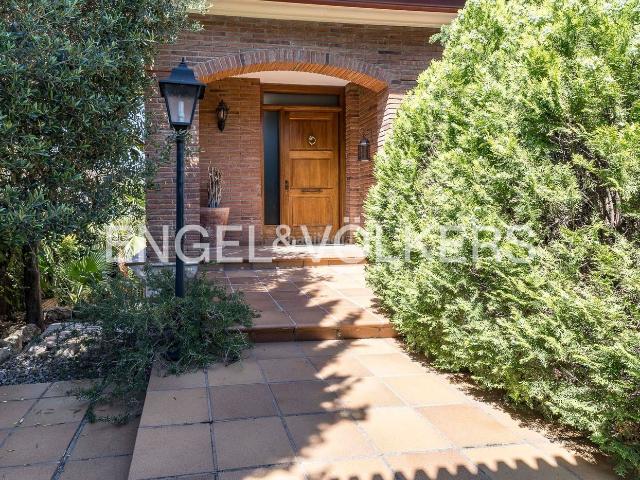 Casa en venta en Argentona, Nucli Urbà. Magnífica casa a cuatro vientos con piscina en Argentona. Casas.