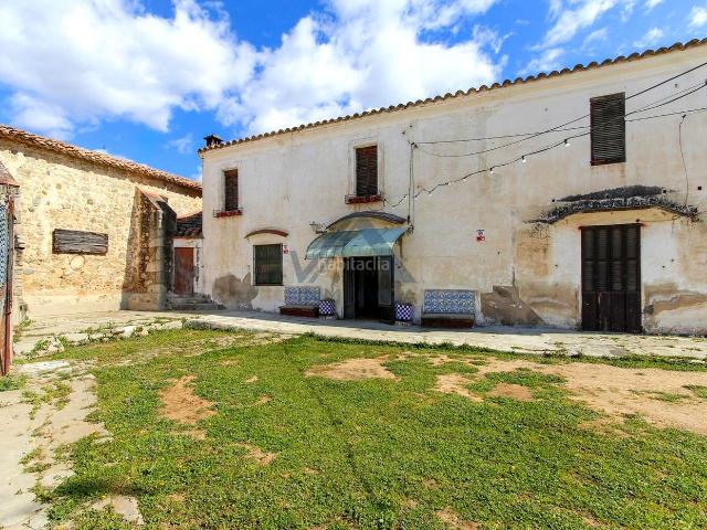 Casa en venta en Argentona, Nucli Urbà. MASIA HISTORICA CON POSIBILIDADES EN ARGENTONA. Casas.