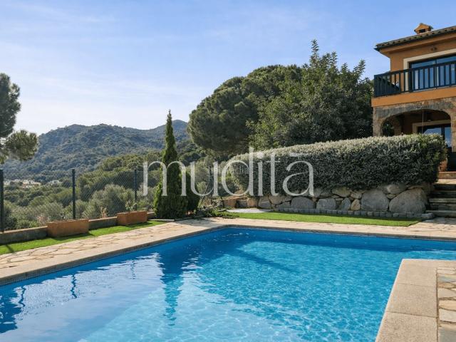 Casa en venta en Argentona, Nucli Urbà. CASA CON VISTAS AL MAR EN ARGENTONA PROYECTO FAMILIAR CON ALMA. Casas.