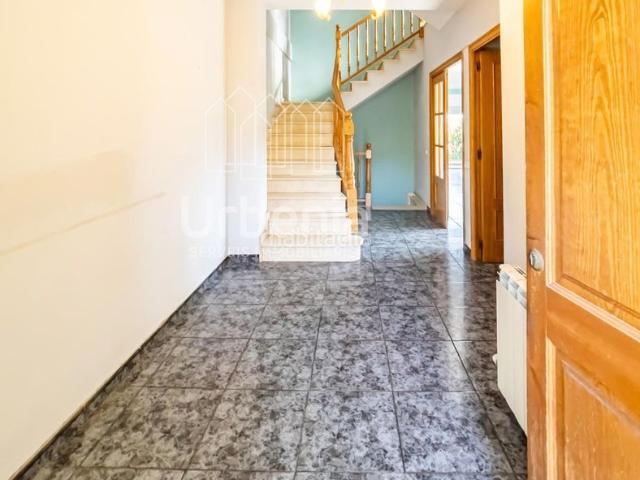 Casa en venta en Argentona, Nucli Urbà. Casa adosada a 3 vientos en venta en Can Barrau, Argentona. Casas.