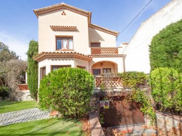 Casa en venta en Argentona, Nucli Urbà. Encantadora Casa al Centre de Argentona. Casas.