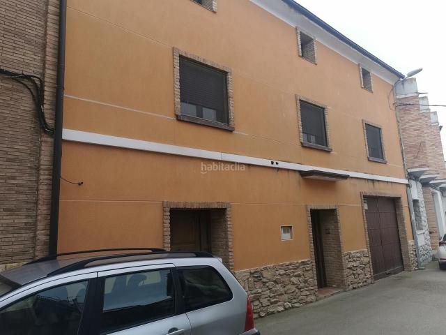 Casa en venta en Arguedas. Esta casa chalet se encuentra en Calle San Isidro, 31513, Arguedas, Navarra, situado en el distrito de centro. Es un casa chal. Casas.